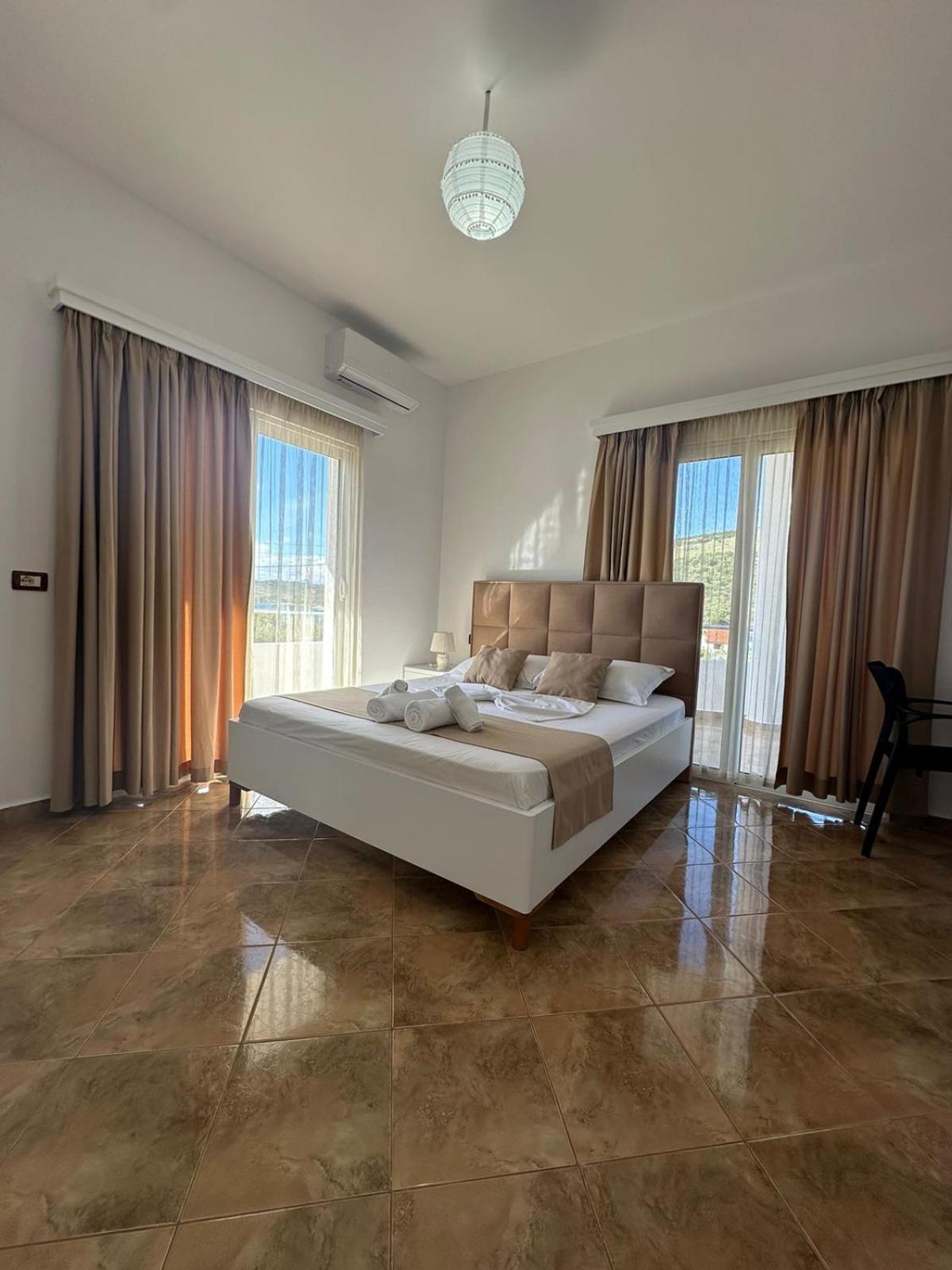 Seli'S Villa Ksamil Bagian luar foto