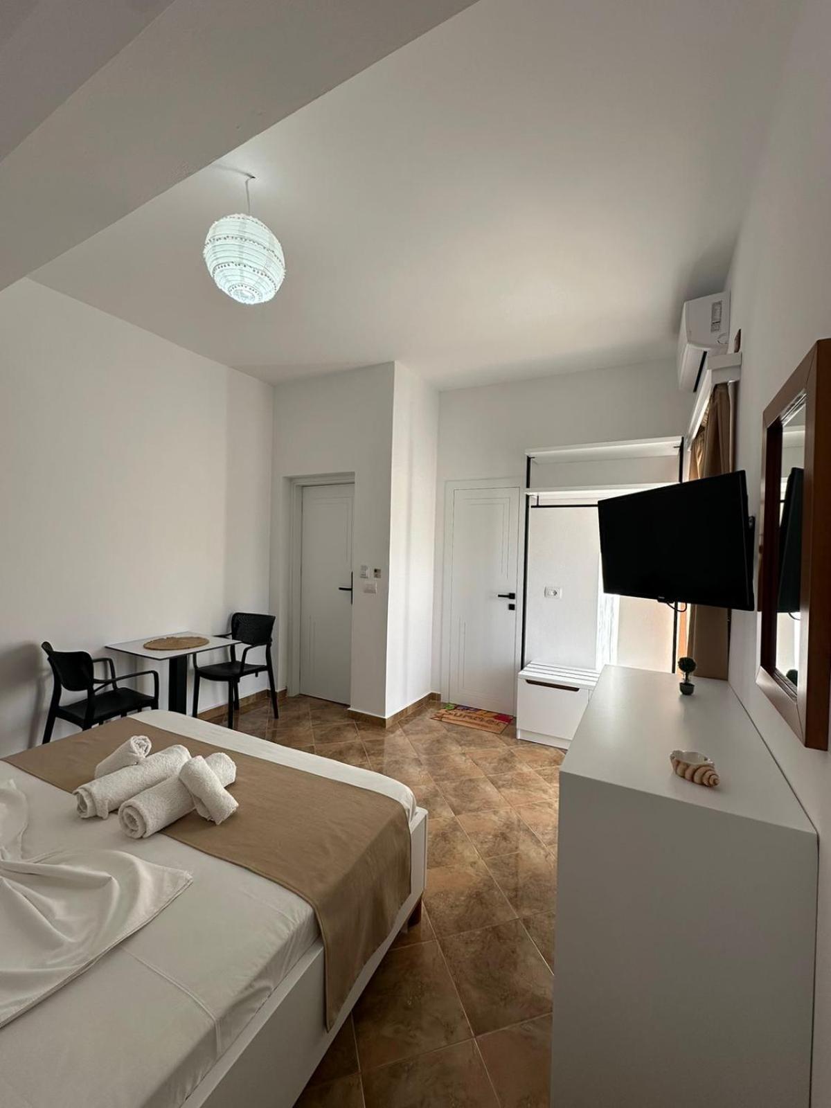 Seli'S Villa Ksamil Bagian luar foto