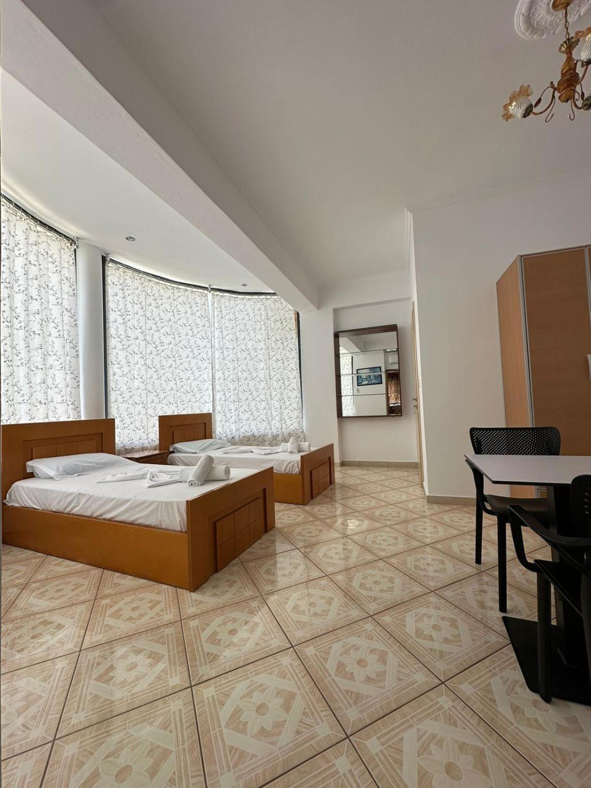 Seli'S Villa Ksamil Bagian luar foto
