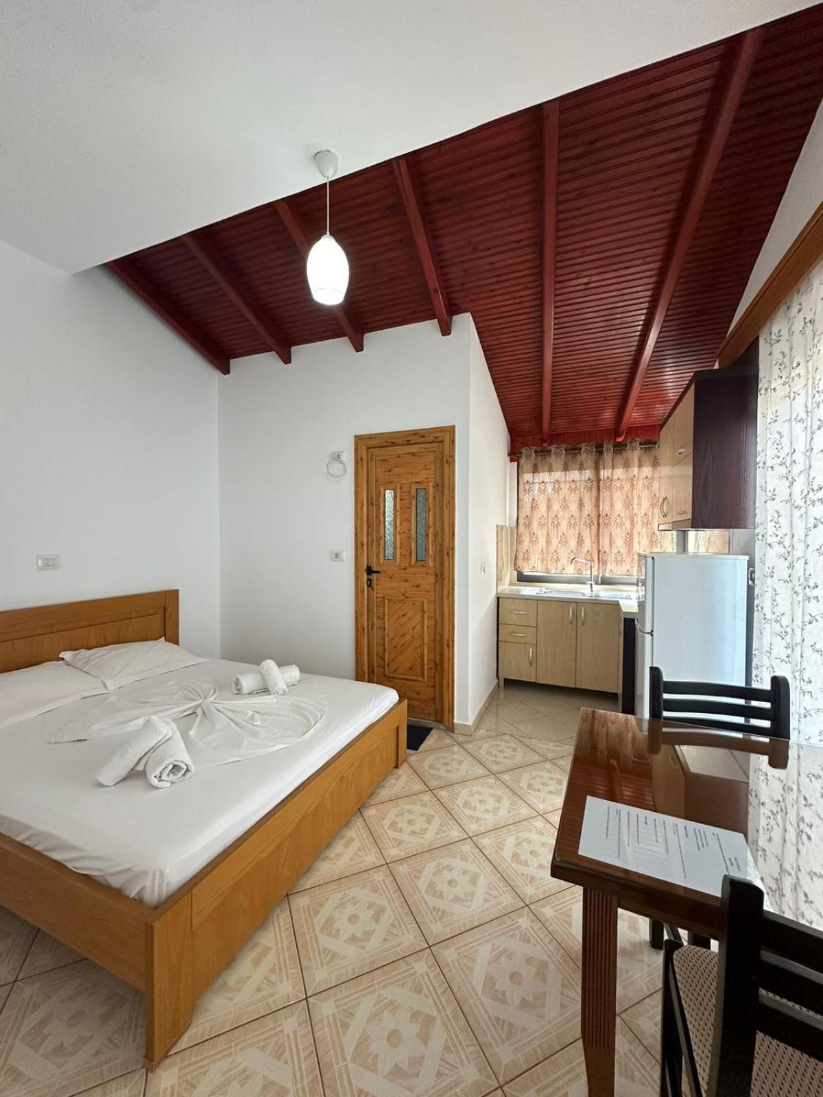 Seli'S Villa Ksamil Bagian luar foto